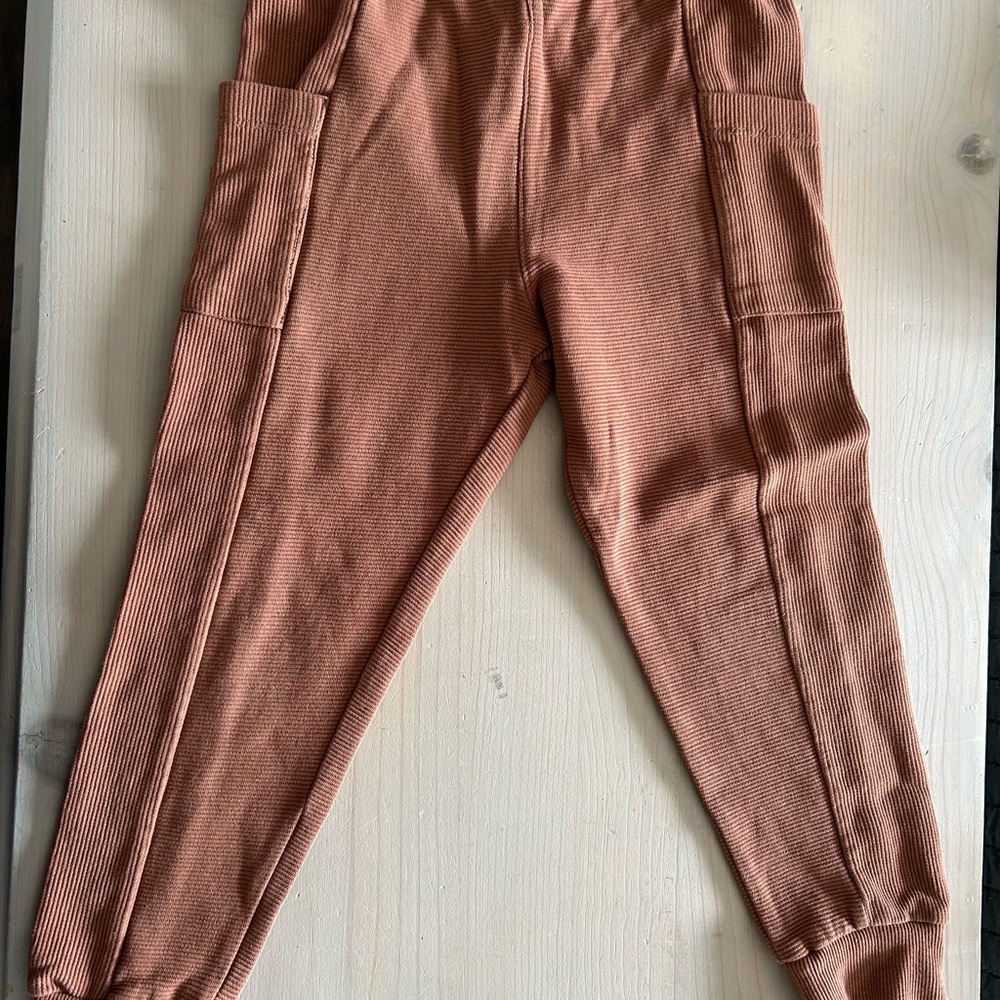Kids Ribbed Cargo Joggers in Rusty Rose